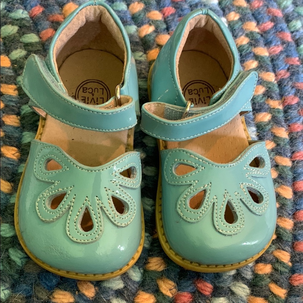 Livie and Luca Aqua Petal Shoes Size 5 Toddler